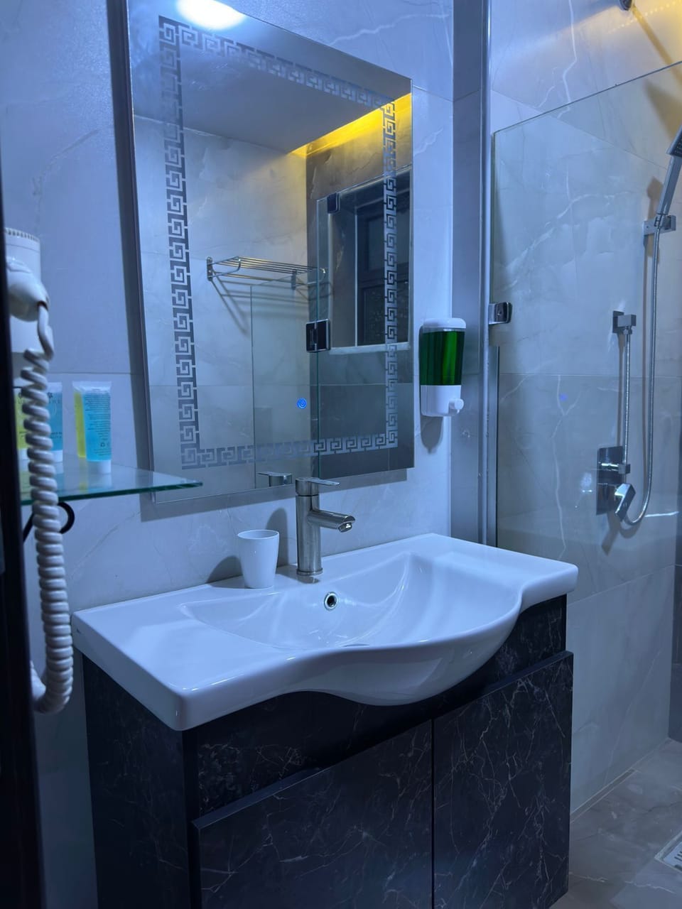 Panoramic Room | Bathroom | Hair dryer, slippers