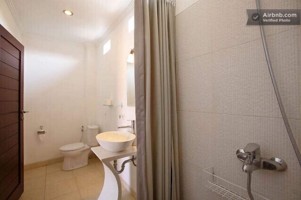 Individually furnished, free WiFi, bed sheets