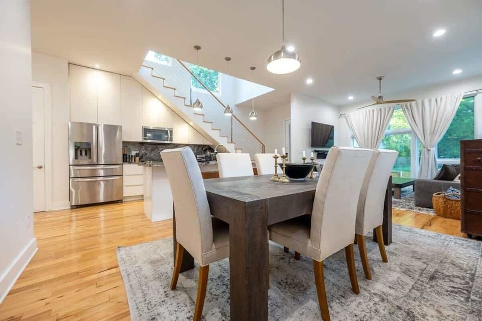 Open Concept Living Space with Dining Table Seating for 6