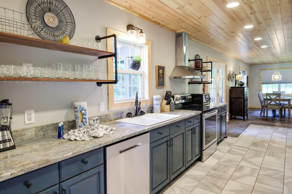 Kitchen | Coffee Maker | Dishwasher