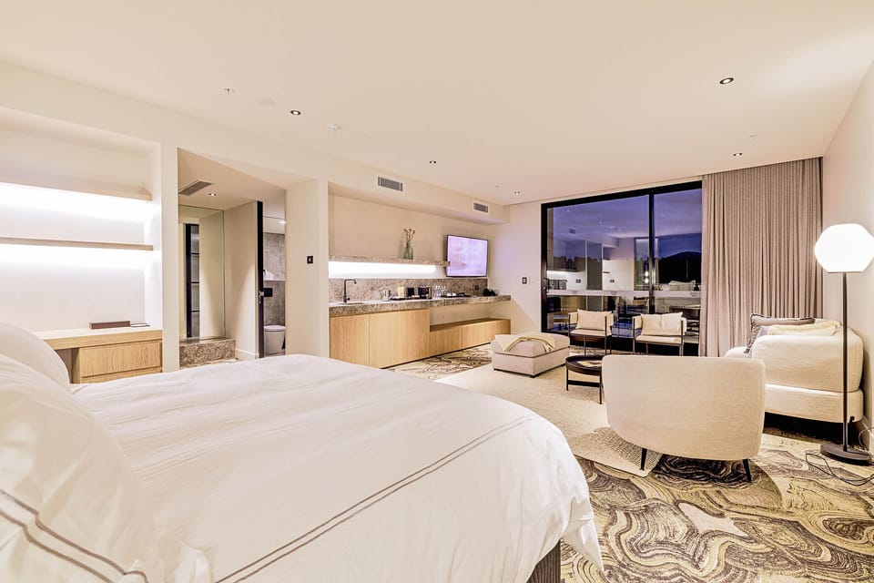 Mountain View Alicorn Suite | 1 bedroom, minibar, desk, laptop workspace