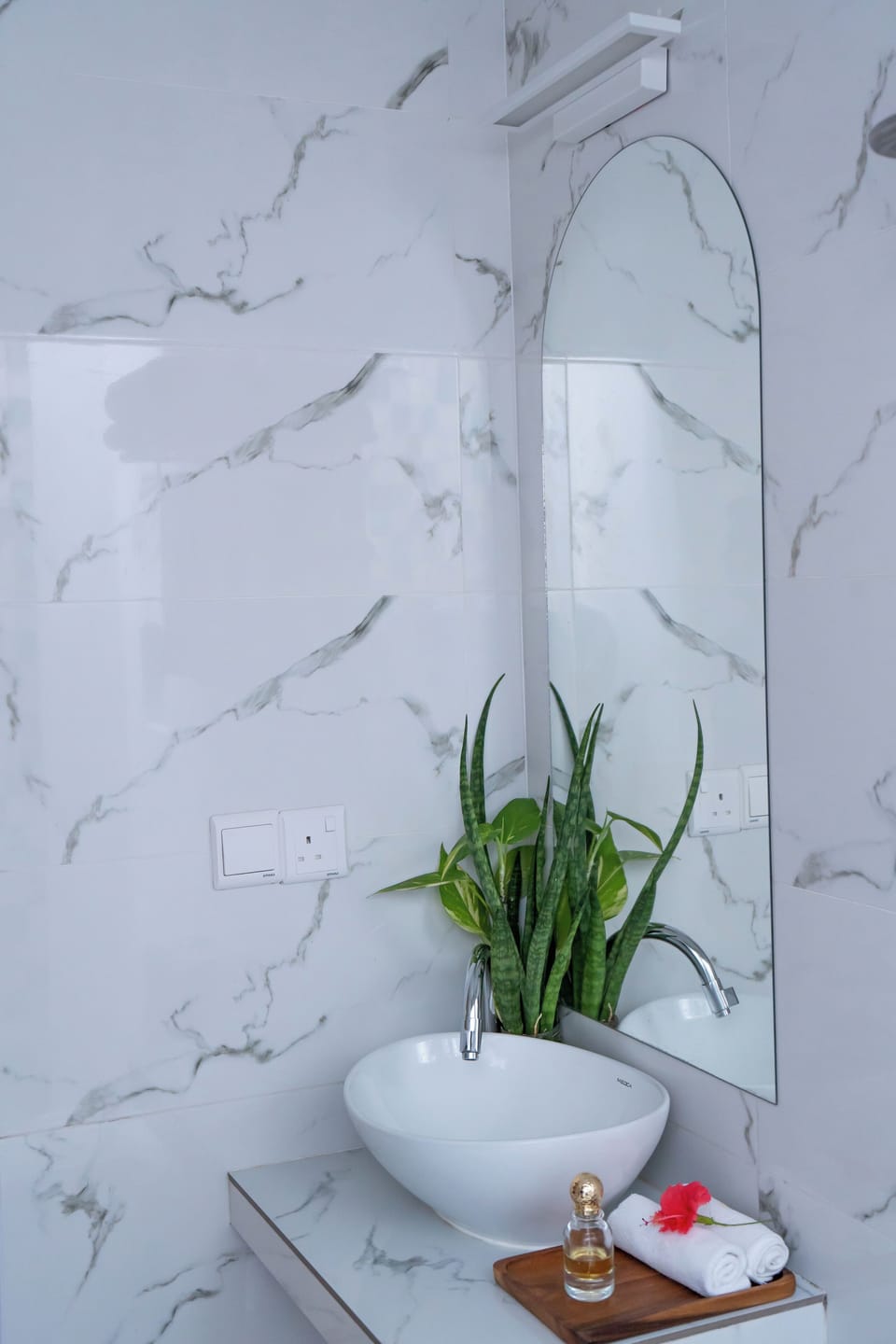 Classic Room | Bathroom | Shower, rainfall showerhead, free toiletries, hair dryer