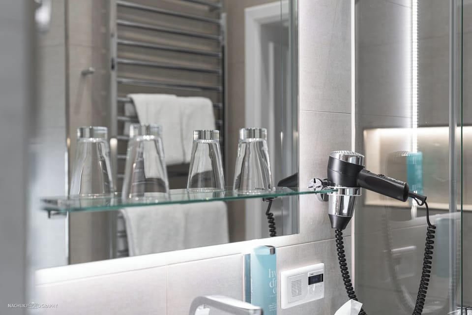Comfort Double Room | Soundproofing, iron/ironing board, free WiFi
