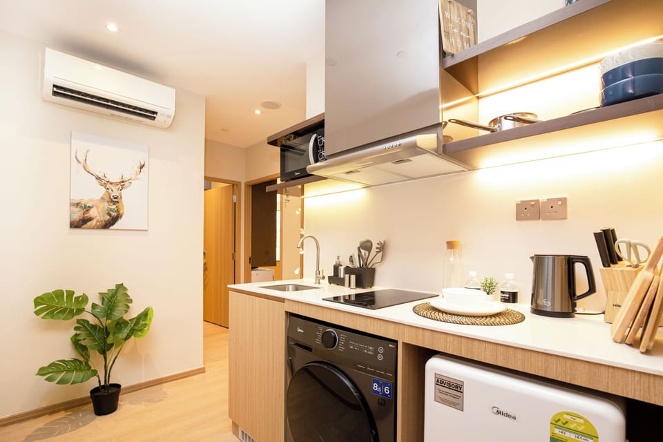 Fridge, microwave, stovetop