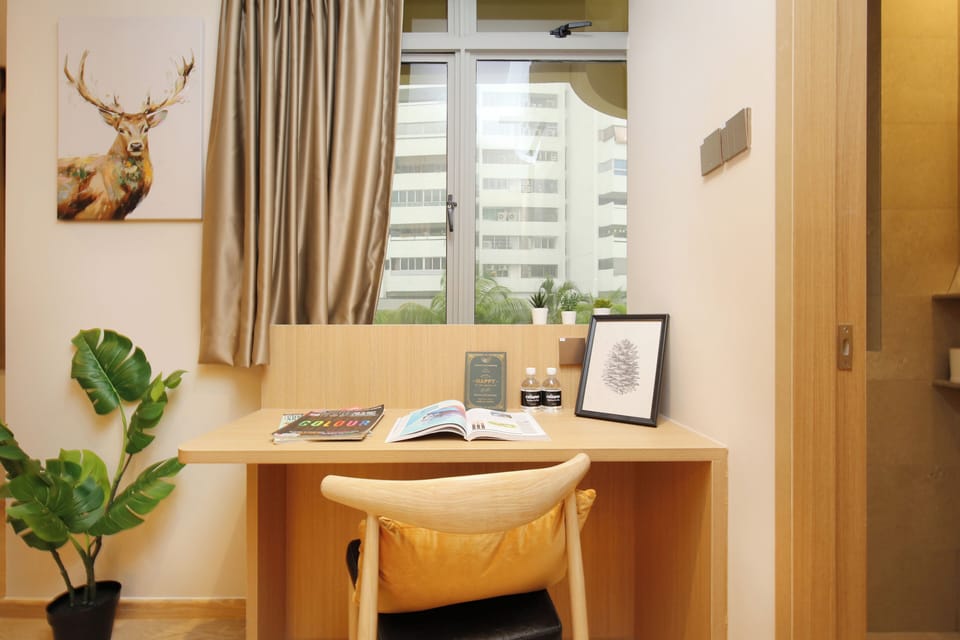 Premier Studio | In-room safe, desk, blackout drapes, WiFi (free)