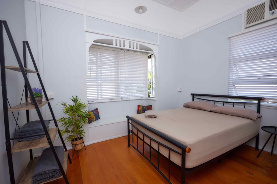 Deluxe Double Room | Iron/ironing board, free WiFi, bed sheets