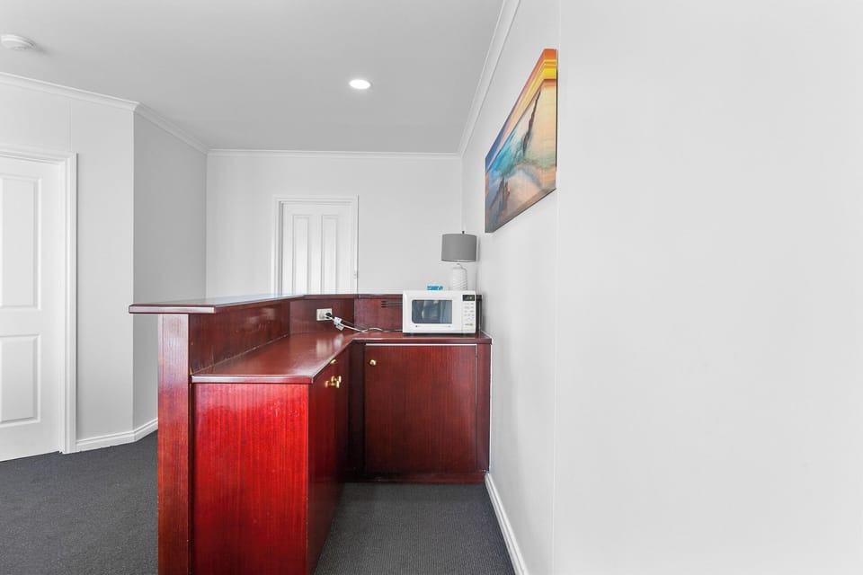 Desk, laptop workspace, iron/ironing board, free WiFi