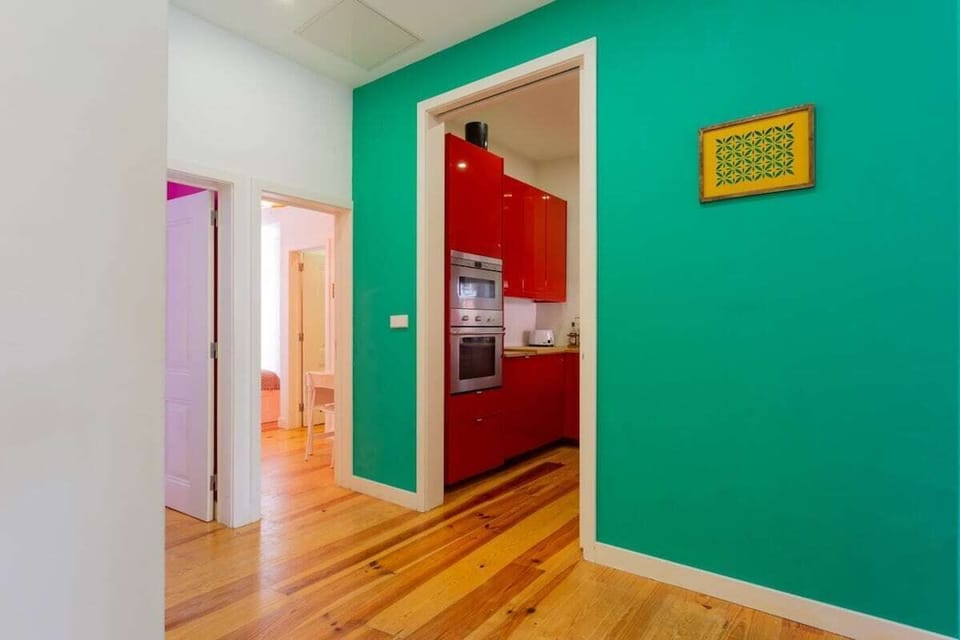 33 Colourful interior details add character to your stay · StayInLisbon