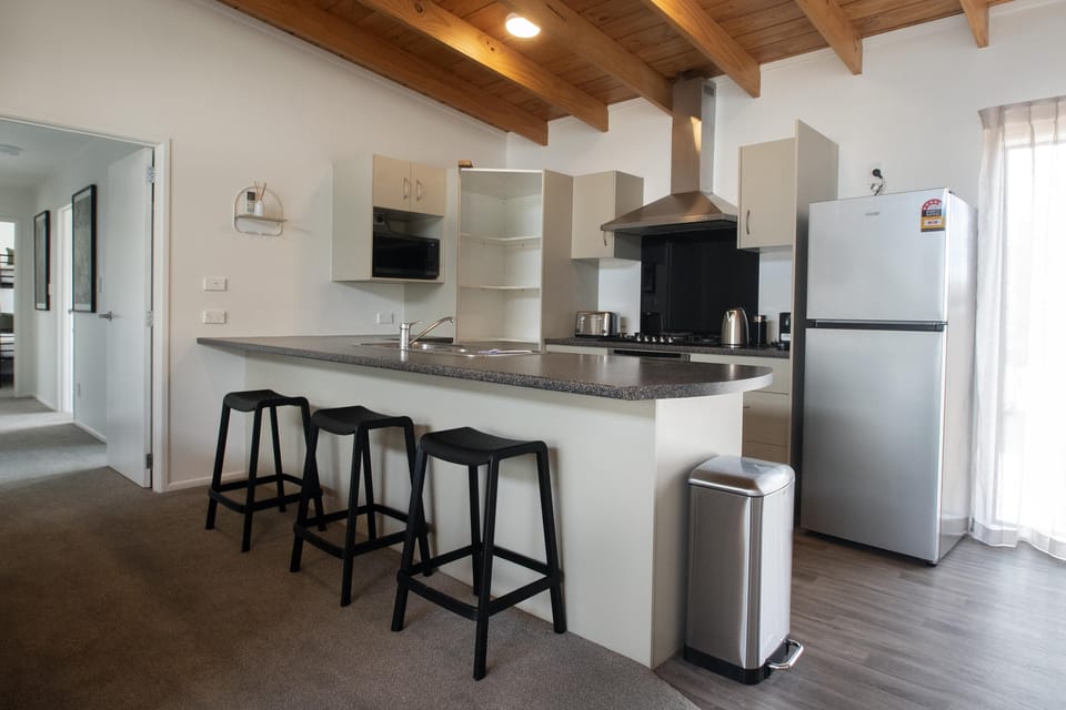 Luxury Room, 3 Bedrooms | Private kitchen | Fridge, coffee/tea maker