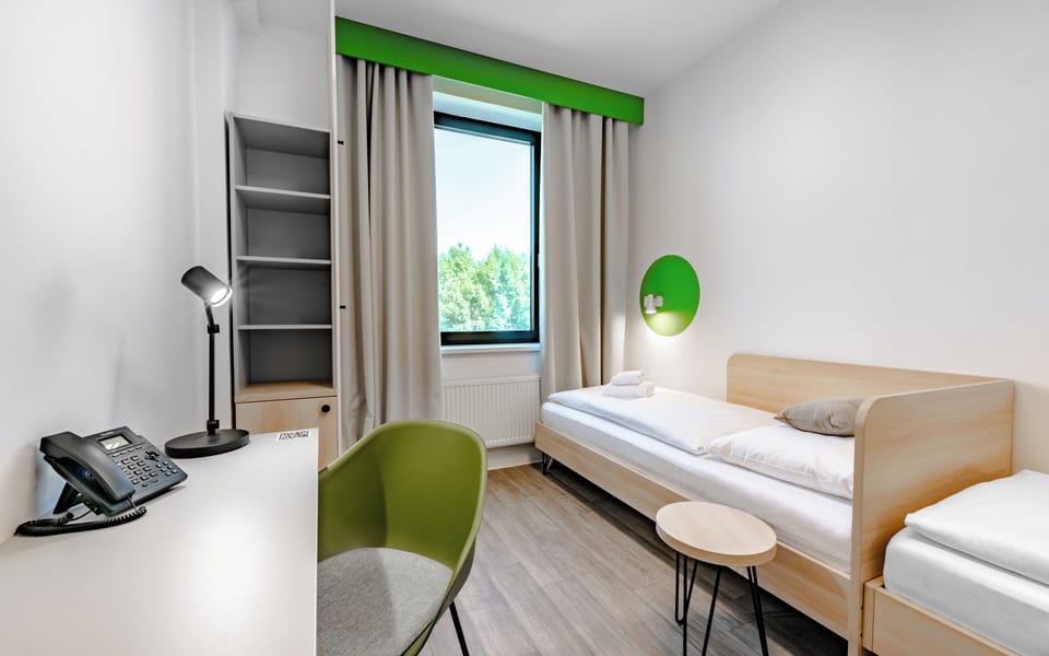 Economy Quadruple Room | Desk, soundproofing, WiFi (free)