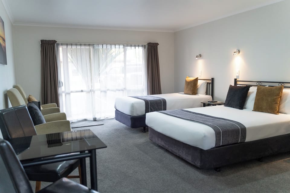 Twin Standard Studio | In-room safe, cribs (surcharge), rollaway beds (surcharge), WiFi (free)