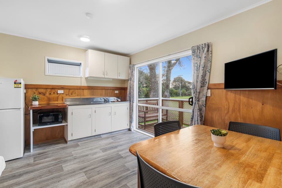 Kitchen Cabins | In-room dining
