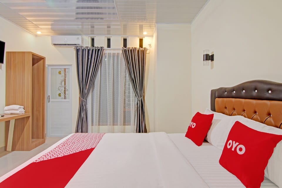 Deluxe Double Room | Laptop workspace, free WiFi, bed sheets