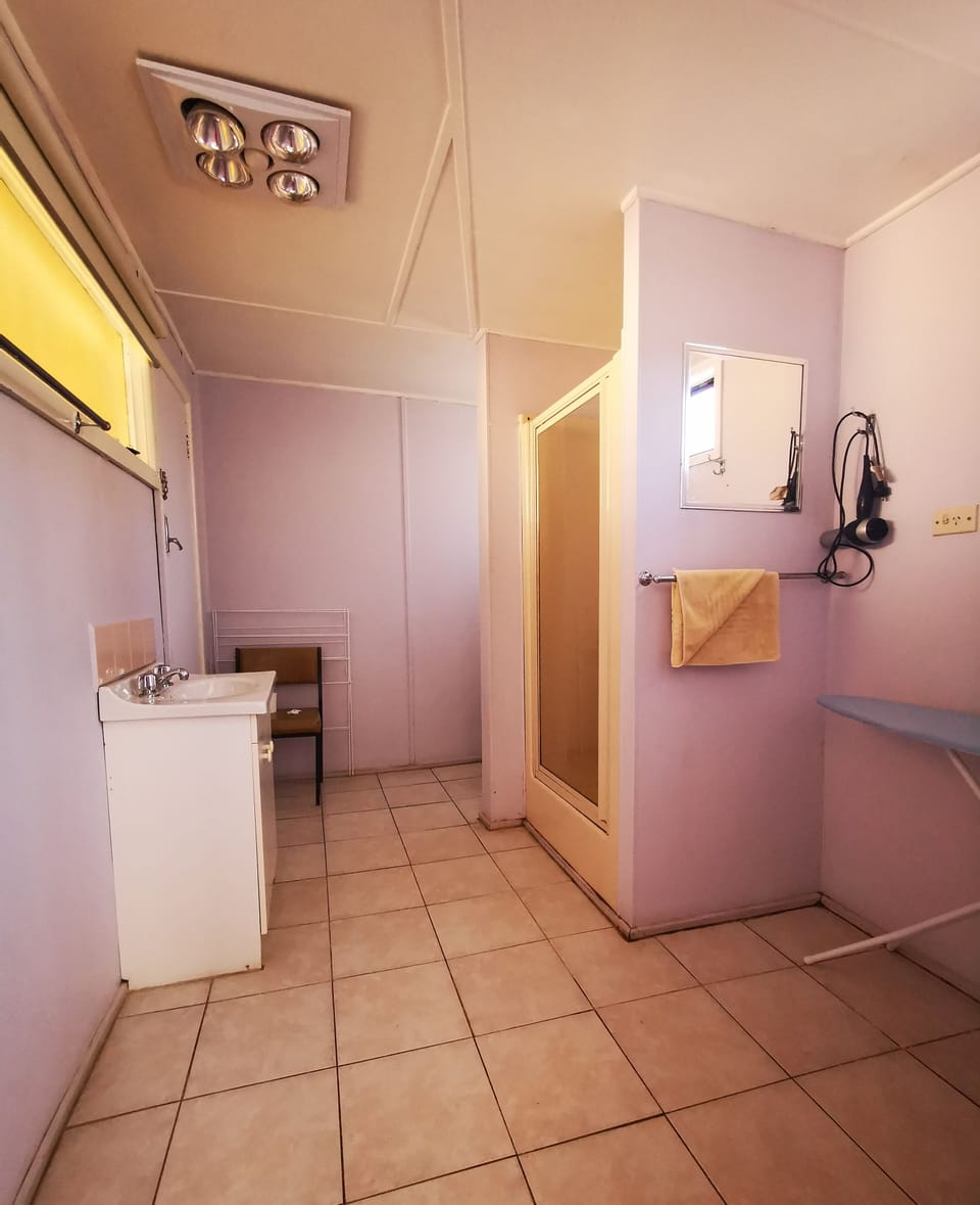 Shower, towels