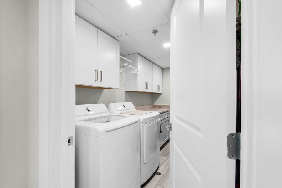 Full size laundry room
