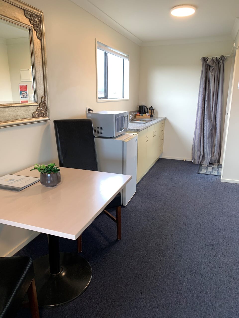 Studio, 1 King Bed, Non Smoking, Kitchenette (Upstairs)  | Private kitchen