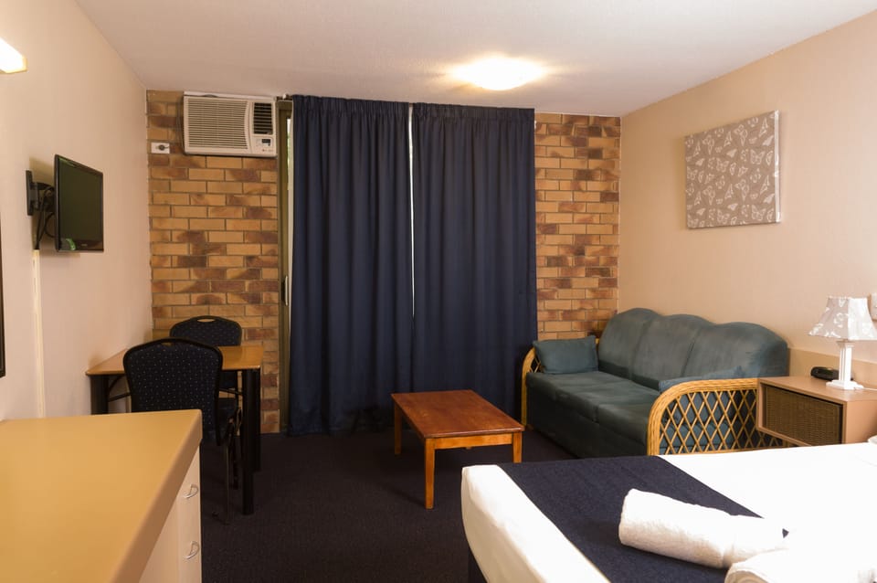 Standard Room, Non Smoking, Refrigerator & Microwave (Double) | Blackout drapes, iron/ironing board, WiFi (free), bed sheets