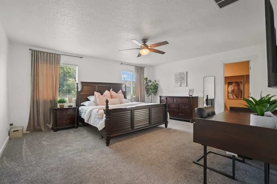 Large Primary Ensuite