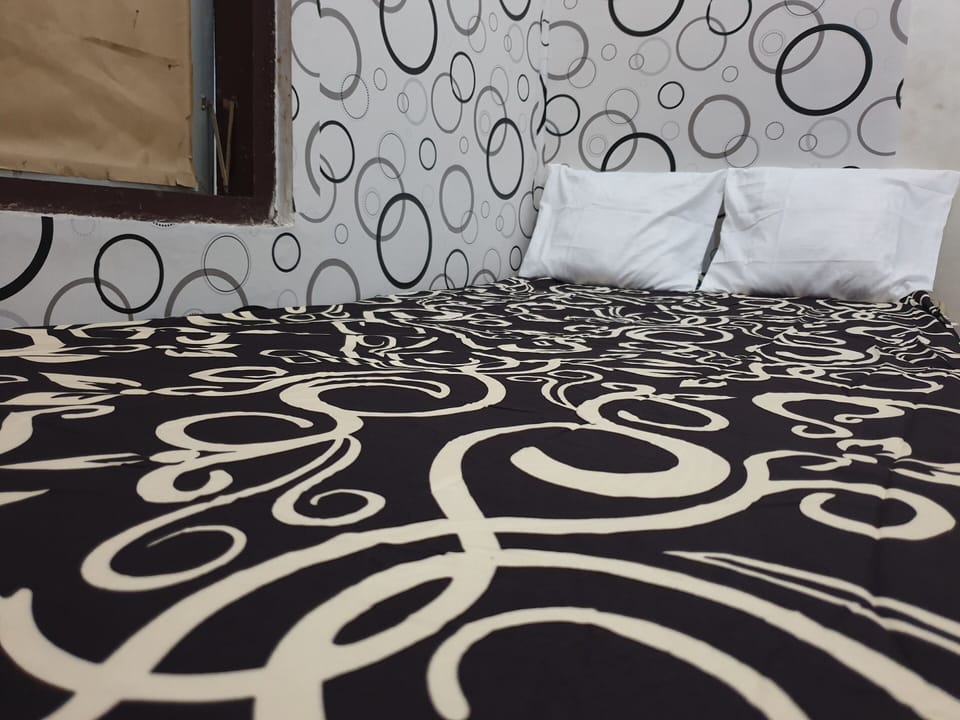 Economy Double Room | Bed sheets