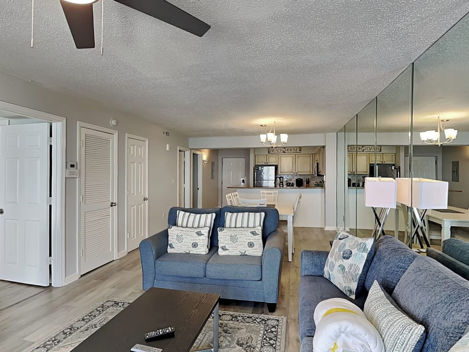 Living Area - Open Floor Plan