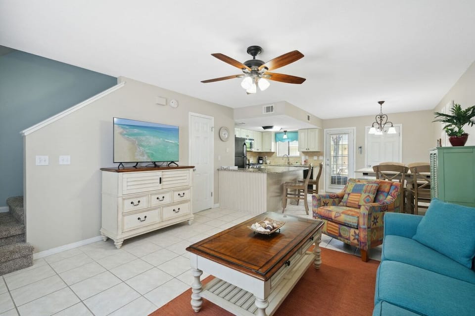 Living room with flatscreen TV