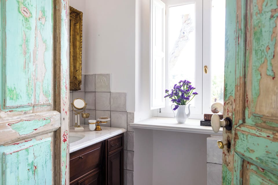 Comfort Room | Bathroom | Free toiletries, hair dryer, bathrobes, slippers