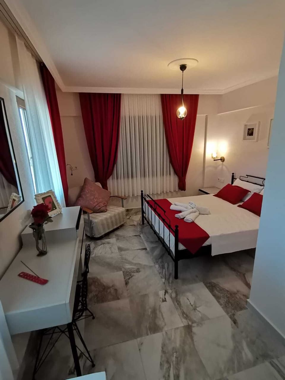 Deluxe Room, Sea View | Premium bedding, minibar, individually decorated, free WiFi