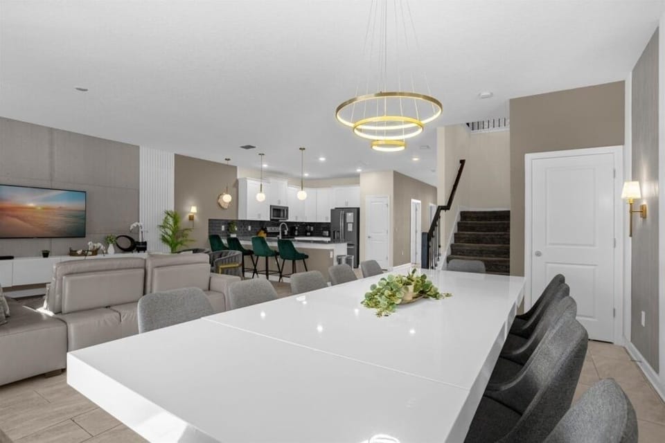 House, Multiple Bedrooms | Private kitchen | Microwave, dishwasher
