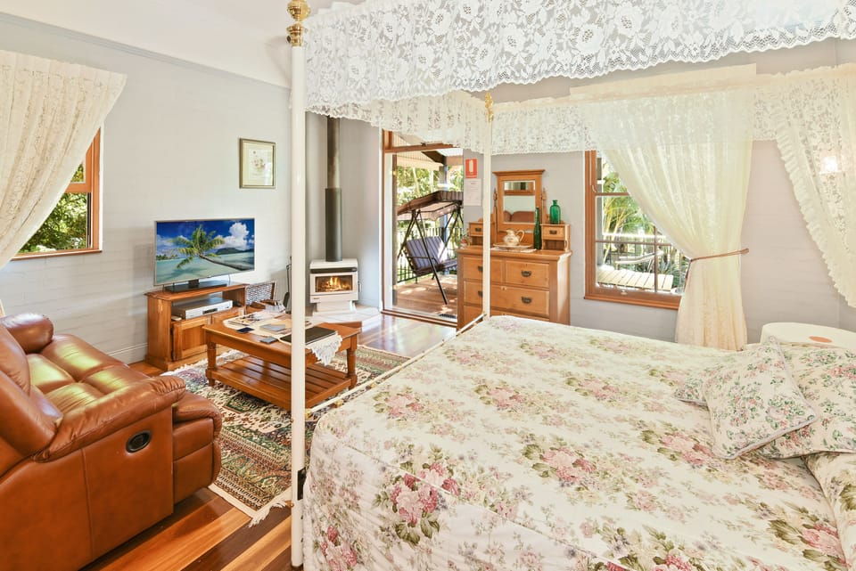 Premium bedding, Select Comfort beds, WiFi (free)