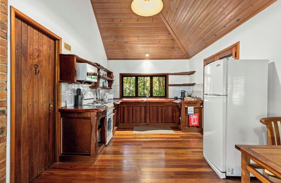 Standard Studio, Non Smoking, Kitchen (Fig Tree Cottage) | Private kitchen | Coffee/tea maker, fridge, microwave, stovetop