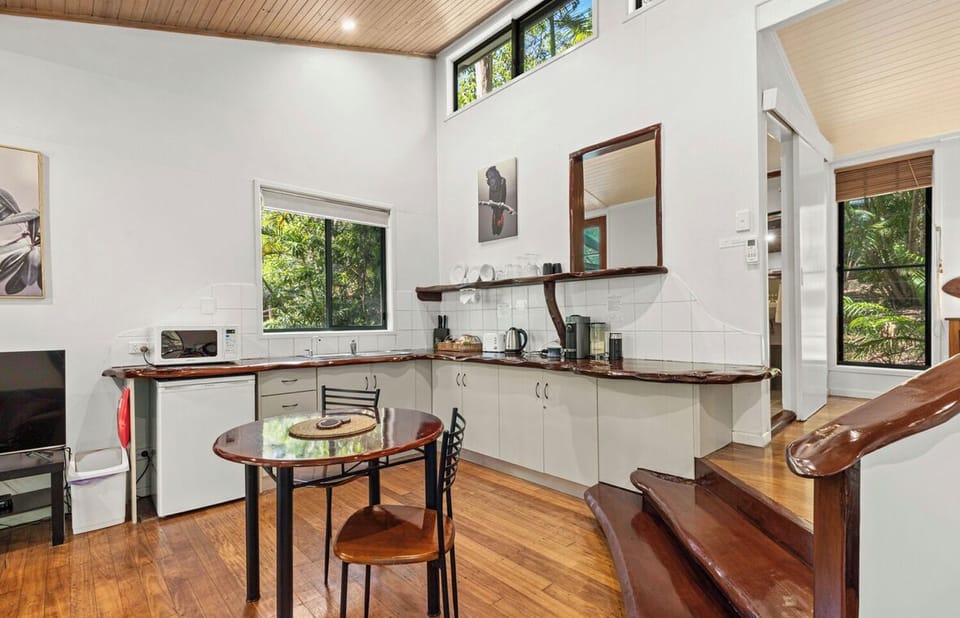 Standard Studio, Non Smoking, Kitchenette (Rainforest Villa) | Private kitchen | Coffee/tea maker, fridge, microwave, stovetop