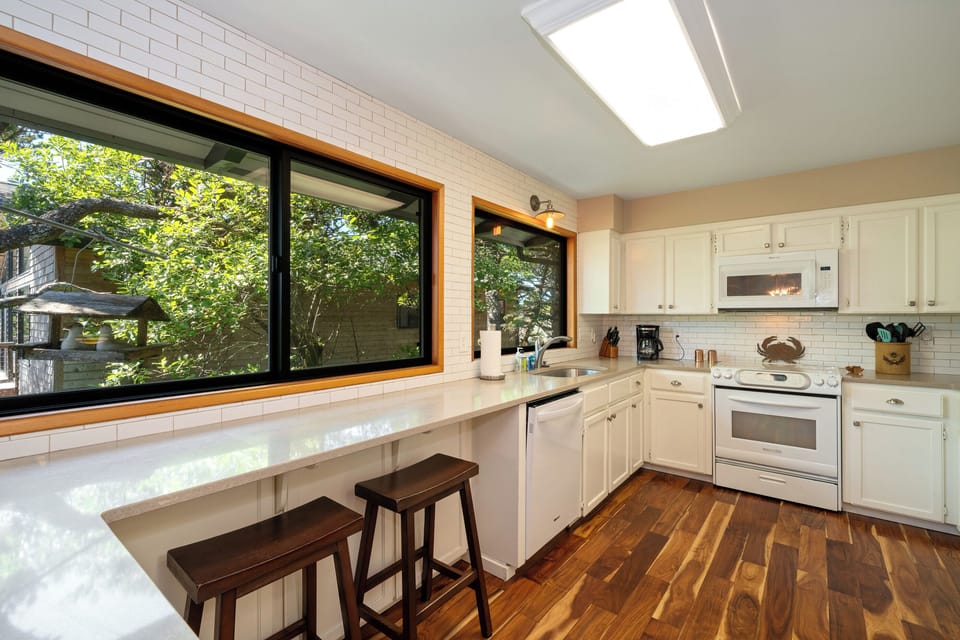 Large open kitchen with breakfast bar area