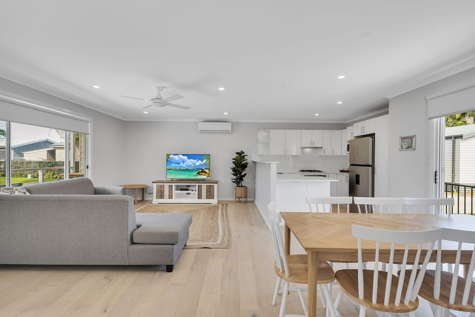 Paperbark Cabin (3BR) | Living area