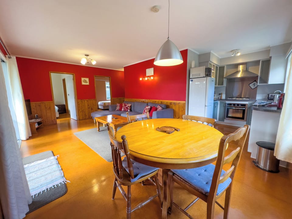 Standard Suite, 2 Bedrooms, Non Smoking, Kitchen (MoonShine Cottage) | Living area | 32-inch TV with cable channels