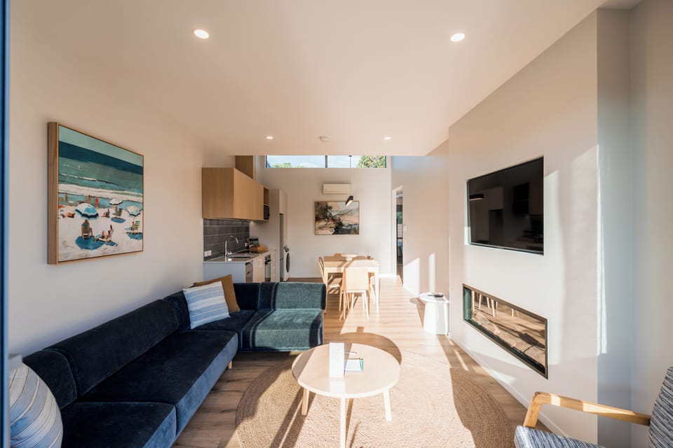 Premium Triple Room, 3 Bedrooms, Pool View | Private kitchen