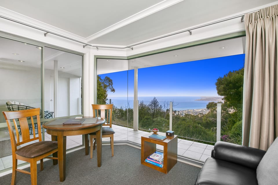 Comfort Suite, 1 King Bed, Bay View, Sea Facing | Water view