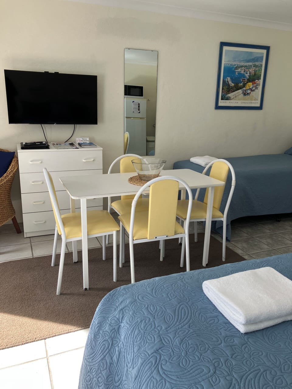 Comfort Studio Suite | Premium bedding, blackout drapes, free WiFi, bed sheets