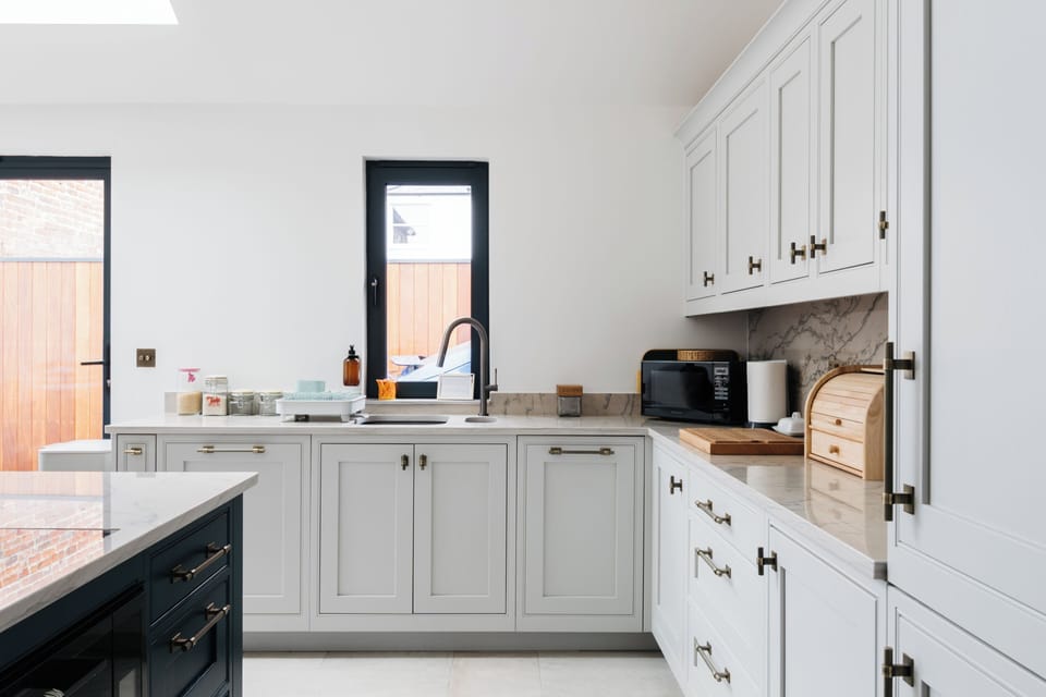 Fully Fitted Kitchen 