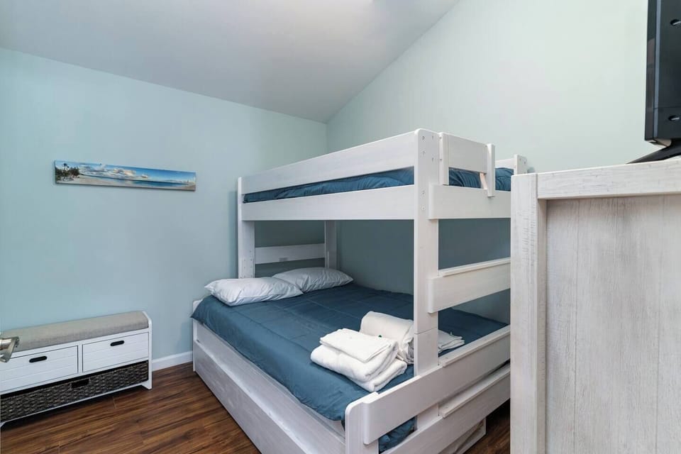 Bedroom 3, Twin up top and Full bed below