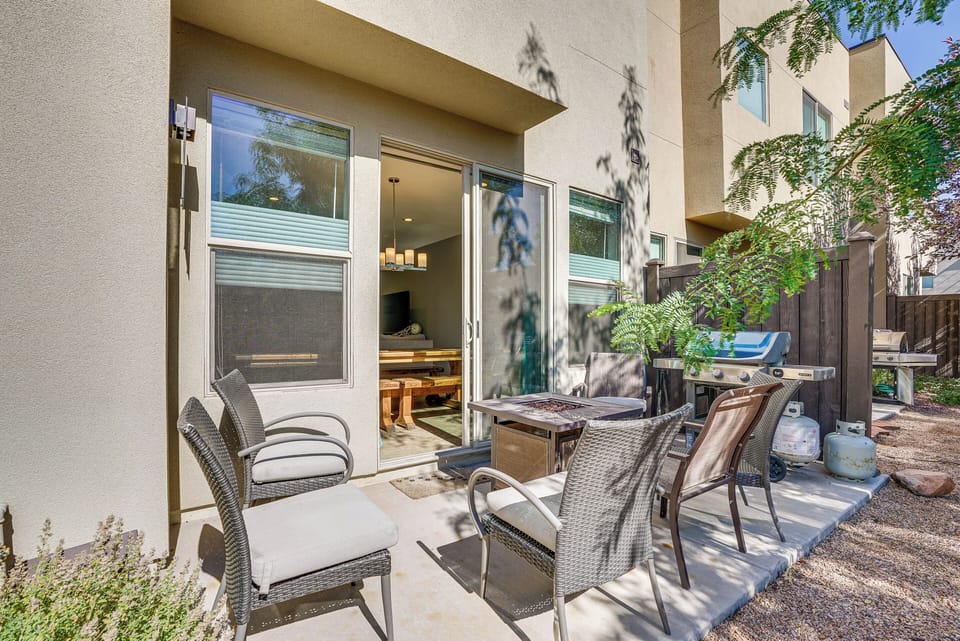 Patio | Gas Grill | Outdoor Seating