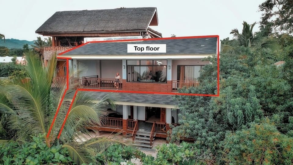 Juvy's beach house - Top floor marked in red
