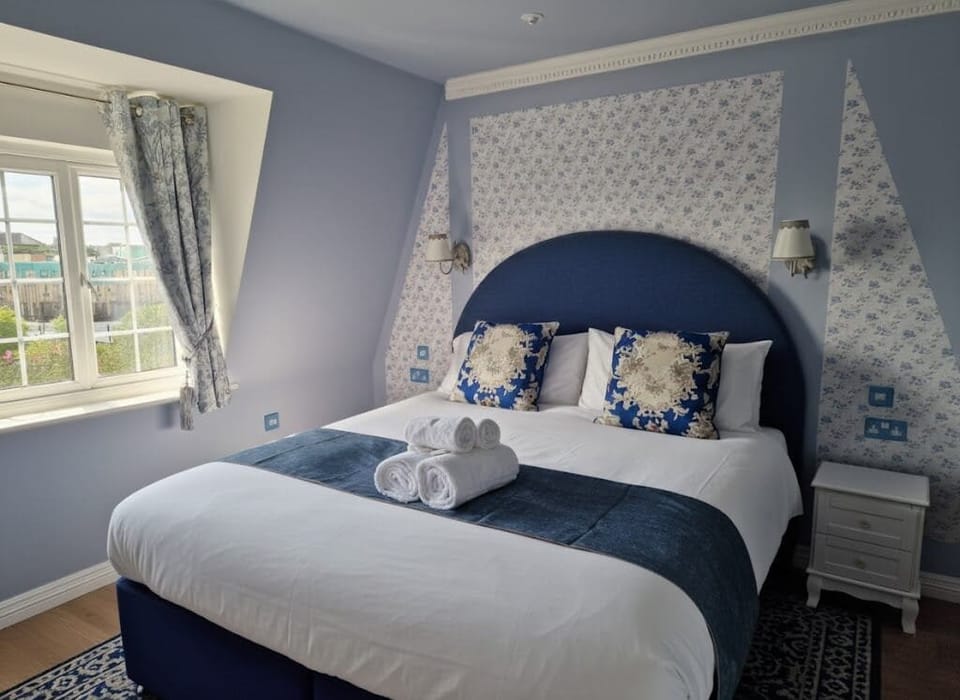 Deluxe Room | Premium bedding, Select Comfort beds, minibar, in-room safe