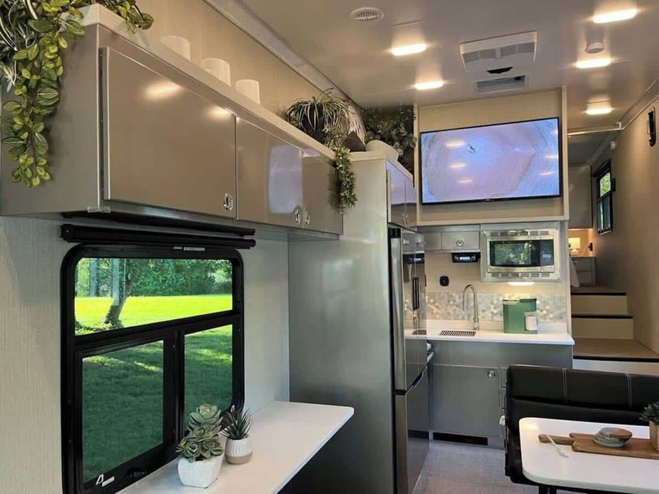 Cook with ease in this fully equipped space