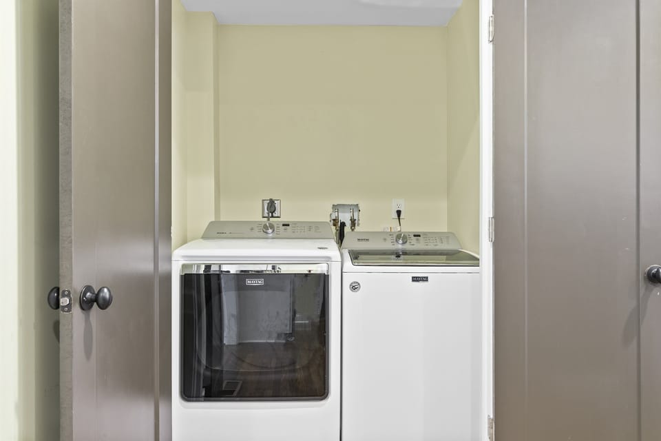 First floor laundry machines off the kitchen