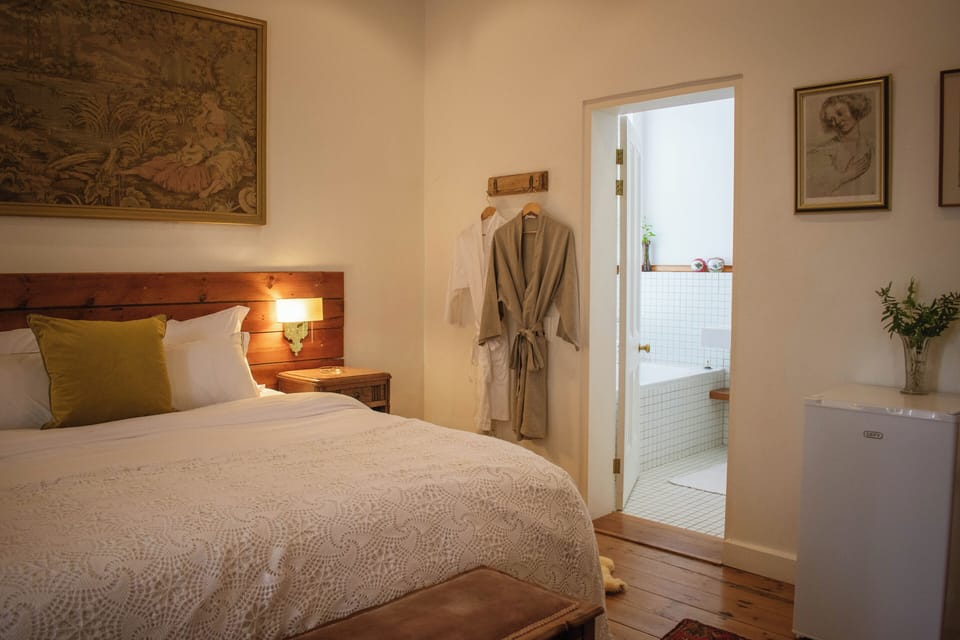 Comfort Room, 2 Twin Beds | 1 bedroom, minibar, in-room safe, individually decorated