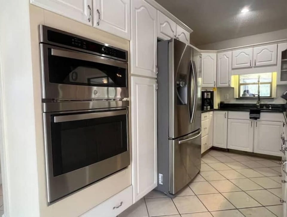 Kitchen with new appliances and fully equipped