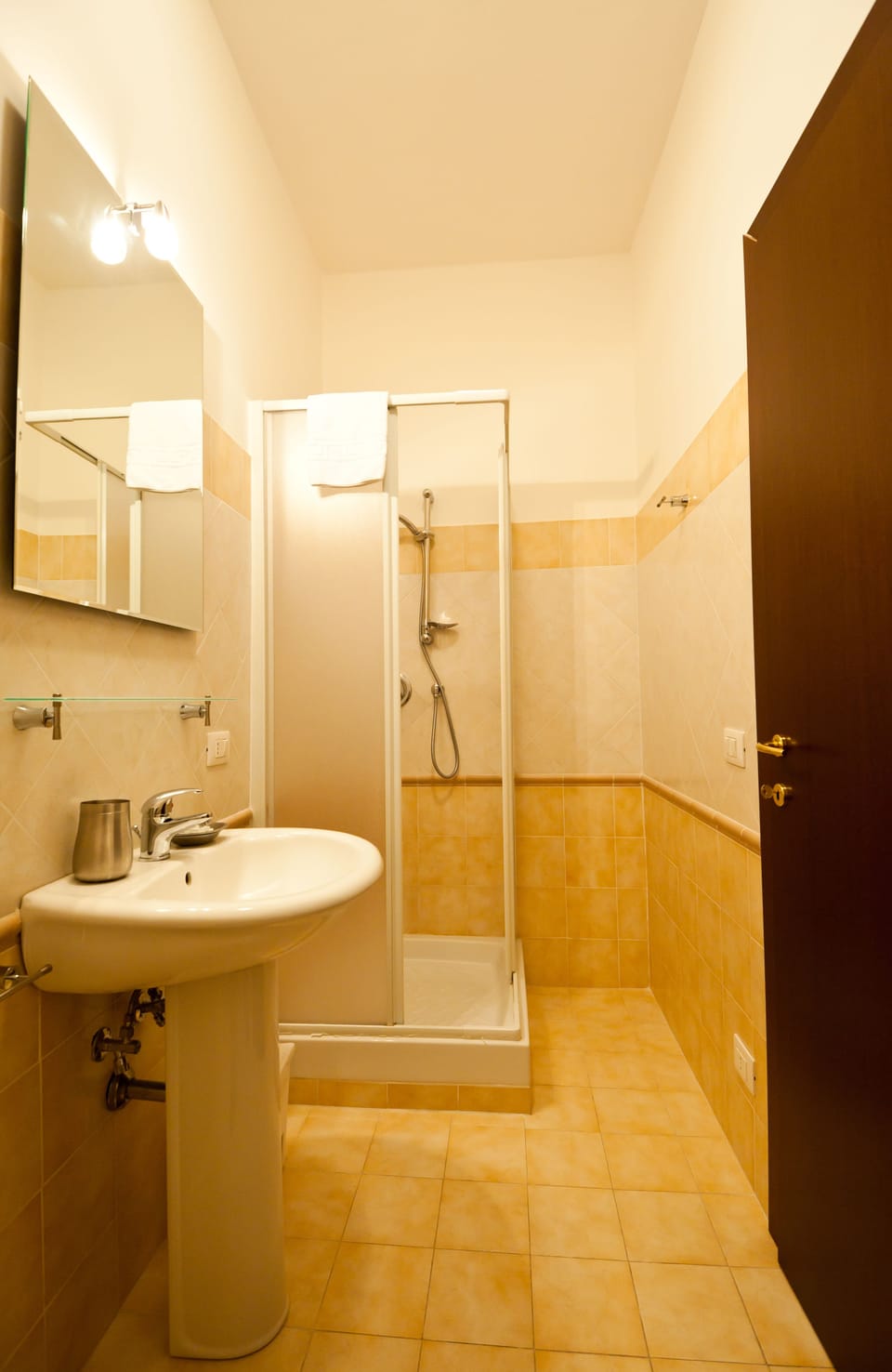 Double or Twin Room | Desk, WiFi