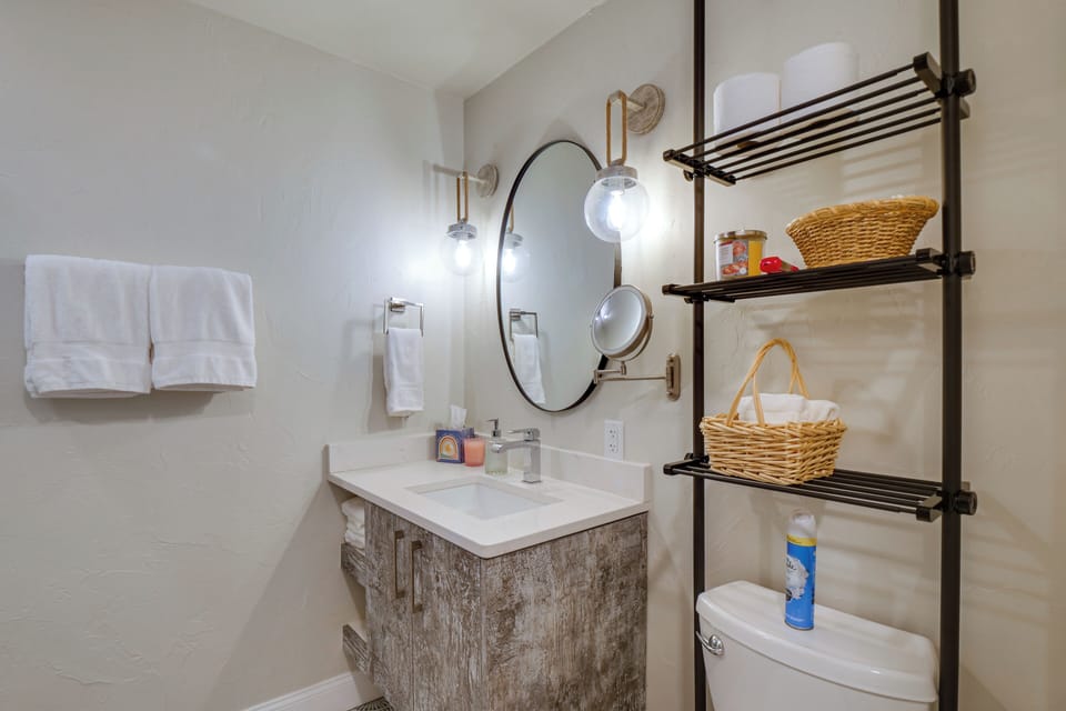 Bathroom | Deep Soaking Tub | Complimentary Toiletries | Towels Provided