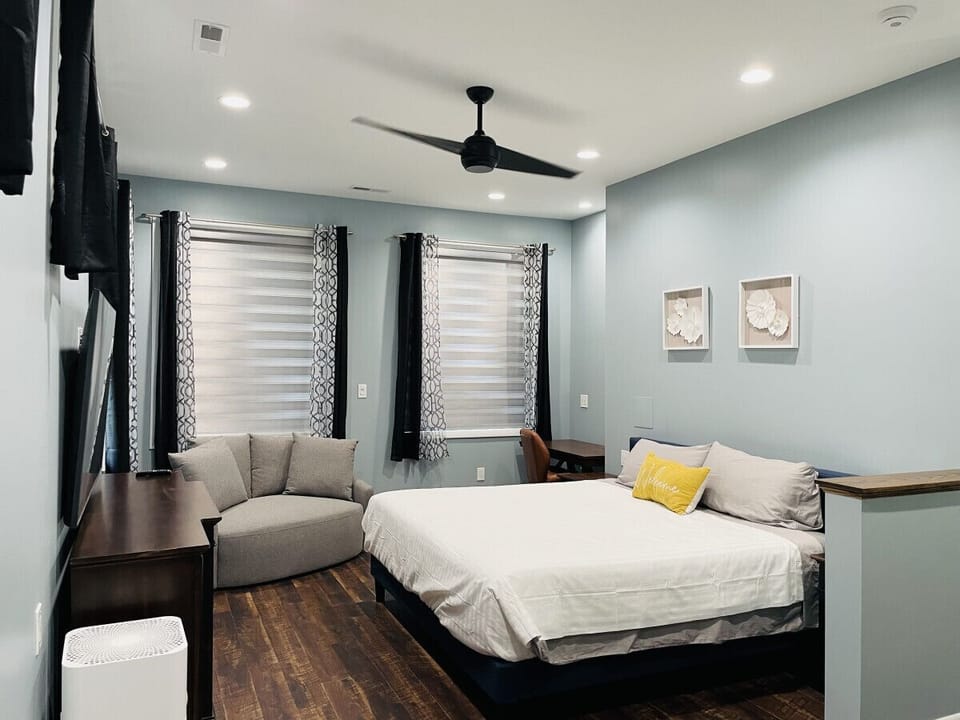 King Bedroom w/ TV, Seating, Desk and Chair