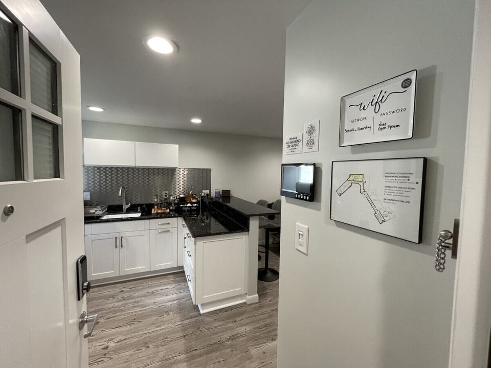 Entry, Unit 5 from Hallway